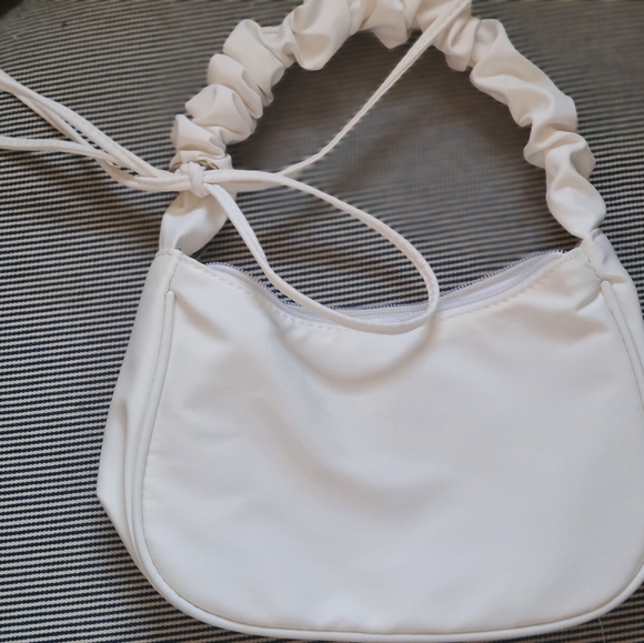 Trendy white handbag - Picture 2 of 3